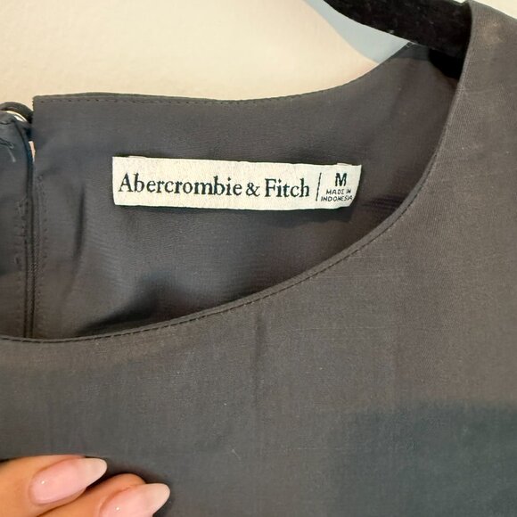 Abercrombie & Fitch Charcoal Satin Cropped Tee | Size Medium | Button-Back - Picture 2 of 3